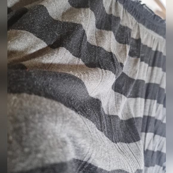 Majora Black and Grey Off the Shoulder Striped 3/4 Sleeve Size Large Top - Picture 6 of 9